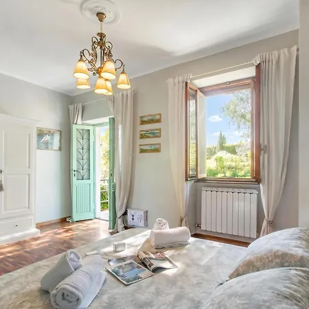 Dimora Della Rocca Private Garden, Wifi, Bbq & Parking - Happy Apartment *