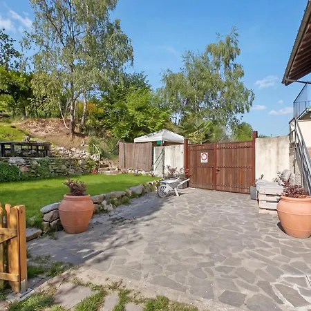 Dimora Della Rocca Private Garden, Wifi, Bbq & Parking - Happy * Angera