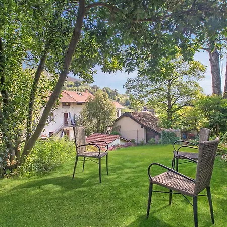 Dimora Della Rocca Private Garden, Wifi, Bbq & Parking - Happy