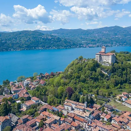 Apartment Dimora Della Rocca Private Garden, Wifi, Bbq & Parking - Happy